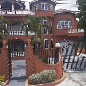 Cazwin Guest house Montego Bay